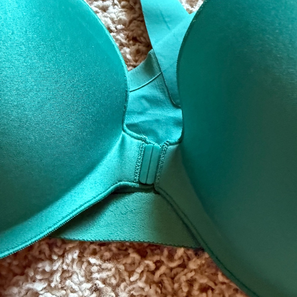 Victoria's Secret Green Sports Bra with Zipper - Picture 4 of 7
